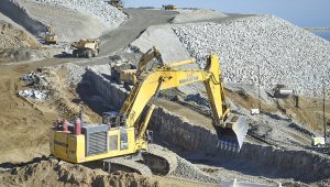 Kayseri'de devrilen iş makinesinin operatörü hayatını kaybetti