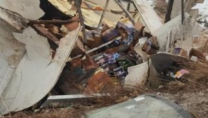 Kayseri'de şarampole devrilen kamyonun sürücüsü hayatını kaybetti