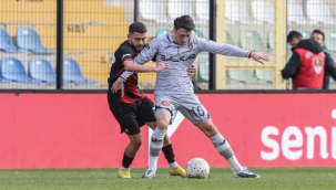 Mesut Özil, kupa maçıyla sahalara döndü