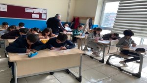 Mevlana Vali Zübeyir Kemelek Ortaokulunda öğrenciler ve veliler birlikte yarıştı