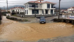 Muğla'da sağanak ve fırtına yaşamı olumsuz etkiliyor