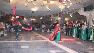 Nevşehir'de gazeteciler "Türk gecesi" etkinliğinde stres attı