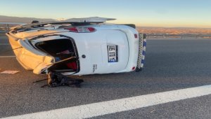 Niğde'de hafif ticari aracın devrildiği kazada 10 kişi yaralandı