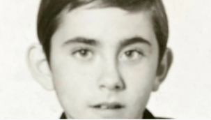 Peker Açıkalın: Sağ kulağımı öğretmen büyüttü