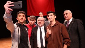 Rektör Karamustafa Vefa Anadolu Lisesi öğrencileriyle bir araya geldi