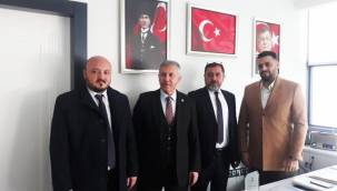 Selçuk Özdağ telefon sektörünün sorunlarını dinledi