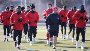 Sivasspor, Süper Lig'de yarın Kayserispor'a konuk olacak