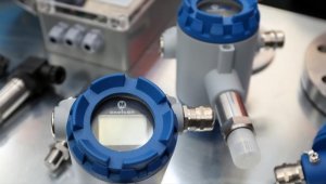 Suyun basıncını ölçüyor, "Turcorn" olmak için sırada bekliyor