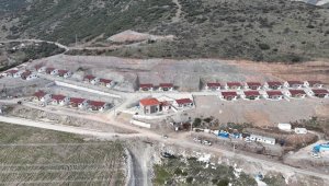 TOKİ, İzmir'de heyelandan etkilenen 34 ailenin evlerini tamamladı