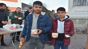 Tomarza Belediyesi pazar esnafına çorba dağıttı