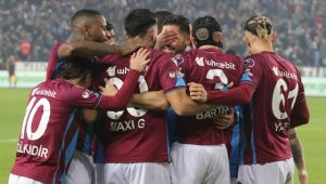 Trabzonspor evinde İstanbulspor'u farklı yendi