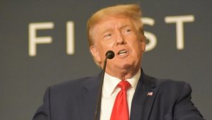 Trump, Cumhuriyetçilerin önseçim anketinde potansiyel rakibinin 17 puan önünde çıktı