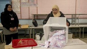 Tunus'ta erken genel seçimlerin ikinci turuna katılım yüzde 11,4 oranında gerçekleşti