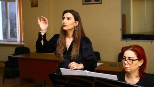 Türkiye mezunu Azerbaycanlı koro şefi Asadova: Türkiye Bursları bana yeni ufuklar açtı