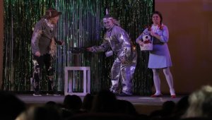 Türkiye mezunu Buş, Kosovalı sanatseverleri Türk tiyatrosuyla buluşturuyor