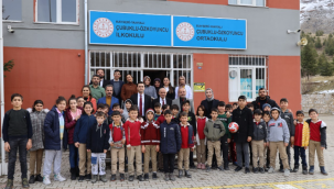 Yahyalı Belediyesi Köy okullarına 5 bin kitap dağıttı