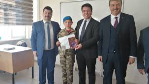 Yeşilhisar'da öğrenciler karne sevinci yaşadı