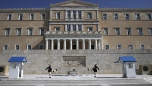 Yunanistan'ın son Kralı İkinci Konstantinos, resmi törenle defnedilmeyecek