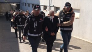 Adana'da 11 binanın depremlerde yıkılmasına ilişkin gözaltına alınan 11 şüpheli adliyede