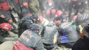 Adıyaman'da enkaz altında kalan 60 yaşındaki kadın 166 sonra kurtarıldı