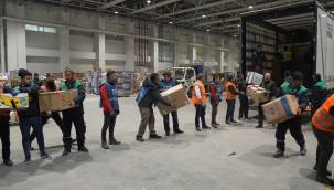 Afet bölgelerine destek ulaştırılması için Kayseri’ye yardım üssü kuruldu