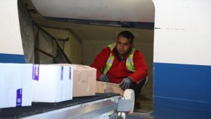 Afetzedelerin Antalya'ya tahliyesi, kentten de deprem bölgesine yardımlar sürüyor