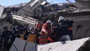 Ahlatcı Eğitim Sağlık ve Yardım Vakfı'ndan deprem bölgesine 25 milyon liralık yardım paketi