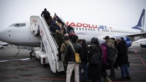 Ankara'dan 300 sağlık personeli havayolu ile deprem bölgesine gönderildi