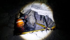 Arama kurtarma ekipleri dört gözle "Poyraz"ın havlamasını bekliyor