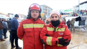 Arnavutluk arama kurtarma ekibi depremin oluşturduğu hasara şaşırdı