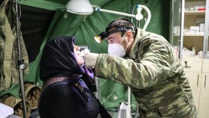 Askeri hekimler deprem bölgesi Kahramanmaraş'ta yaraları sarıyor