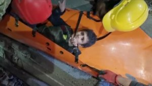 "Asrın felaketi"nde enkaz altında kalan küçük Ali, 87. saatte kurtarıldı 