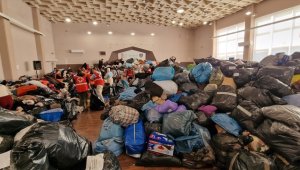 Avrupa'daki Türklerin topladığı yardımların depremzedelere gönderilmesi sürüyor