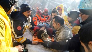 Azerbaycan'da Türkiye'deki depremzedeler için yardım kampanyaları başlatıldı