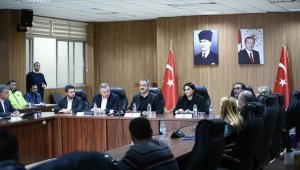 Bakan Özer, Adana'da okulların açılma tarihinin 13 Mart'a ertelendiğini bildirdi