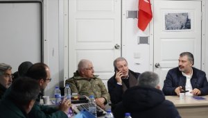 Bakanlar Akar ve Koca, Hatay'daki depreme toplantıda yakalandı