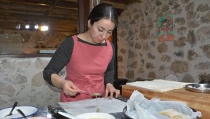 Balıkesirli genç aşçı, dede yadigarı konağı restore edip işletmeci oldu