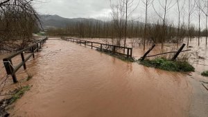 Bartın'da sağanak ve eriyen kar taşkına neden oldu