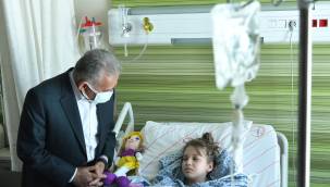 Başkan Büyükkılıç, Yaralı Depremzedeleri Hastanede Ziyaret Etti