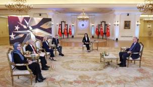 Cumhurbaşkanı Erdoğan koalisyon dönemine ait CHP'nin ekmek kartını gösterdi