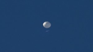 Çin, ABD'nin yüksek irtifa balonunu vurarak düşürmesini protesto etti