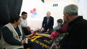 Cumhurbaşkanı Erdoğan, Afşin'deki çadır kentte incelemelerde bulundu
