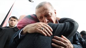 Cumhurbaşkanı Erdoğan, Elbistan'daki konteyner kentte incelemelerde bulundu