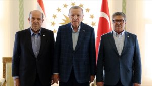 Cumhurbaşkanı Erdoğan, KKTC Cumhurbaşkanı Tatar ve KKTC Başbakanı Üstel ile görüştü 