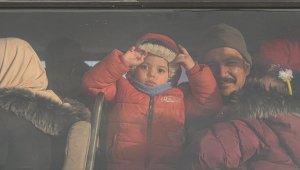 Deprem bölgesinden 255 afetzede ile gönüllü uçakla İstanbul'a getirildi