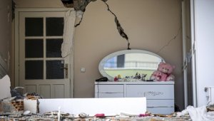 "Depremde hasar gören binalara eşya çıkarmak için girmeyin" uyarısı 