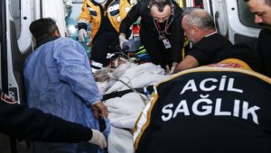 Depremde yaralanan 4 kişi Etlik Şehir Hastanesinde tedavi altına alındı