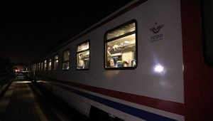 Depremden kurtulanlar Osmaniye'de TCDD vagonlarında misafir ediliyor