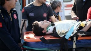 Depremin 128. saatinde enkazdan çıkarılan Arda'ya afet gönüllülerinden Beşiktaş forması sözü