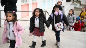 Depremin ardından 71 ilde ikinci dönemin ilk zili yarın çalacak